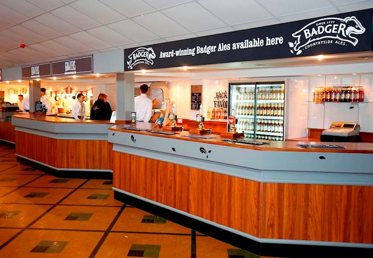 Enjoy a bite to eat in our Badger Bar, open every raceday
