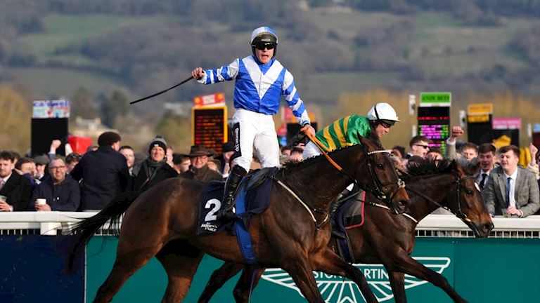 WONDERWALL LANDS ST JAMES’S PLACE FESTIVAL HUNTERS’ CHASE