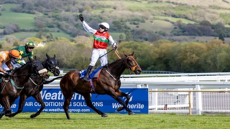 CHELTENHAM RACEDAY NEWS: Paddy Brennan bows out on a winner as Manothepeople scores in Weatherite Ai